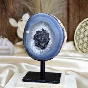 ACHATOVÁ Geóda na stojane #3 -1kg-Duchovný rast, Emocionálna úľava, Odvaha, Harmónia