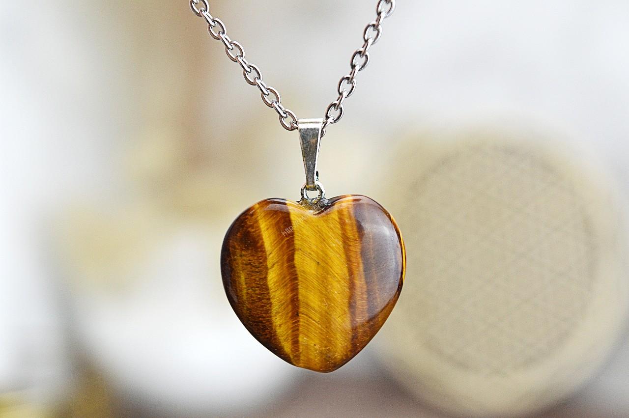 prívesok srdiečko TIGRIE OKO – Silná Ochrana, Sila, Šťastie, Priebojnosť, Odvaha, Intuícia