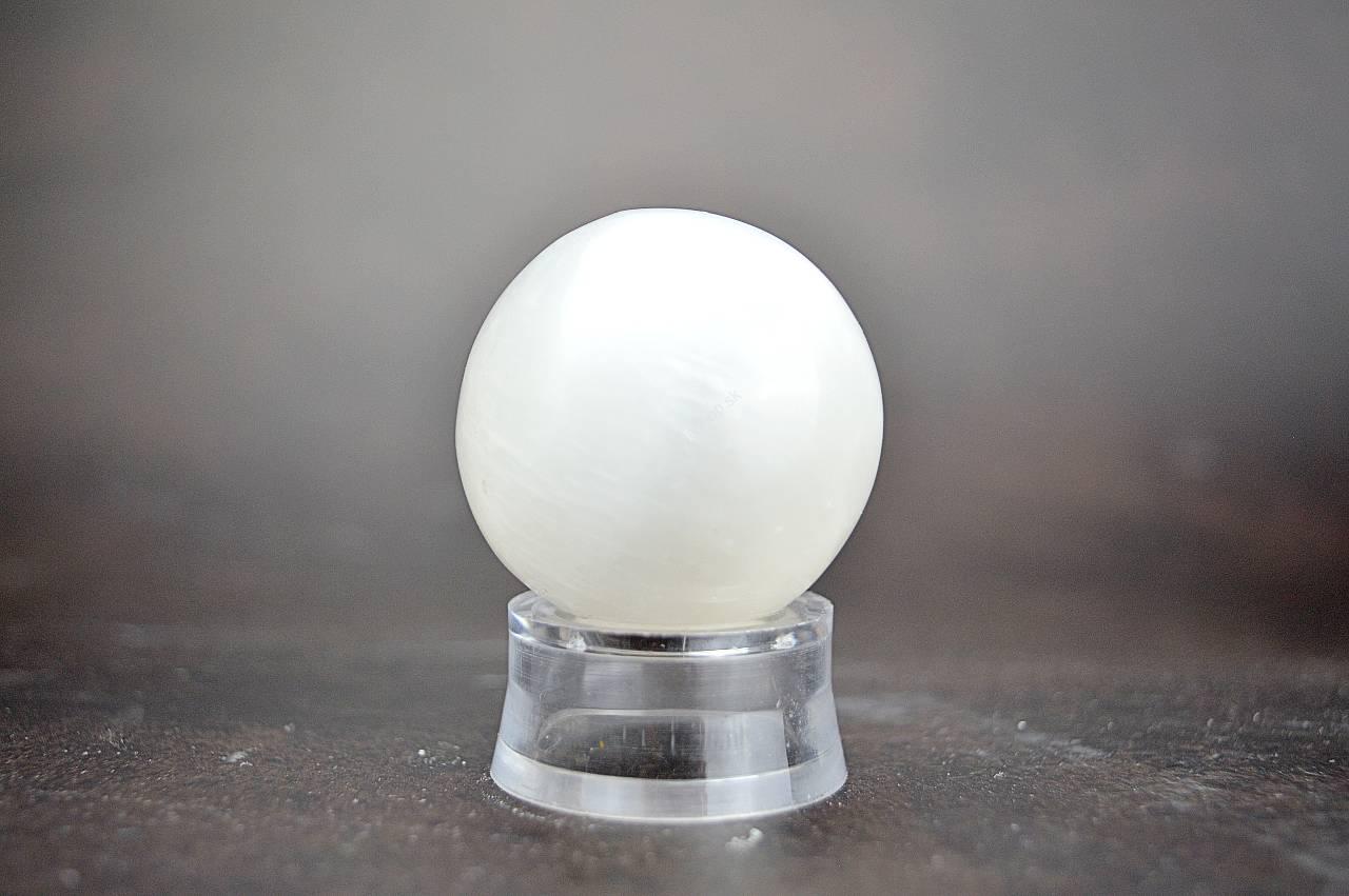 SELENITOVÁ Guľa jemných vibrácií – Harmonizácia priestoru #4cm – Obrázok 2