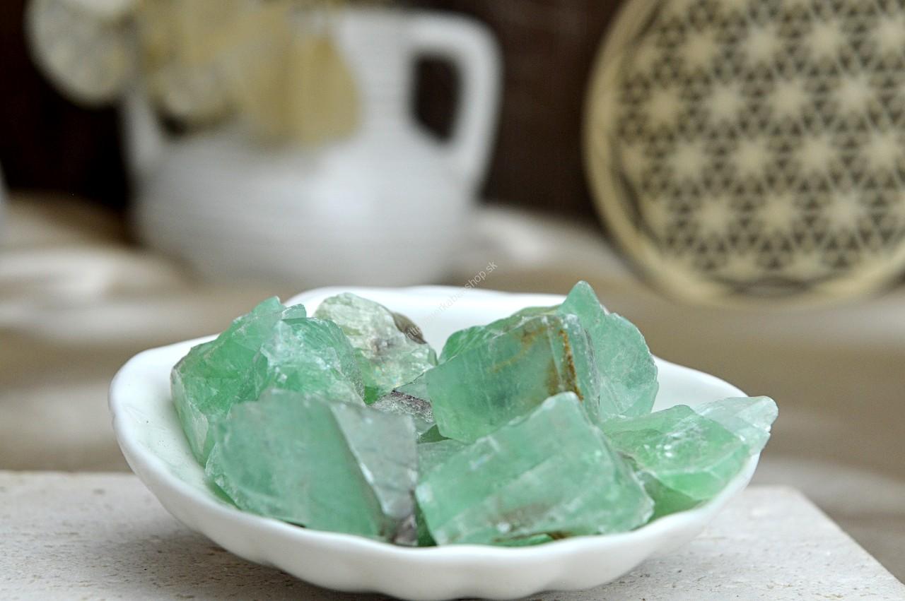 Surový KALCIT Smaragdovo Zelený kamienky - Duševná rovnováha, Upokojenie, Aktivácia srdcovej čakry