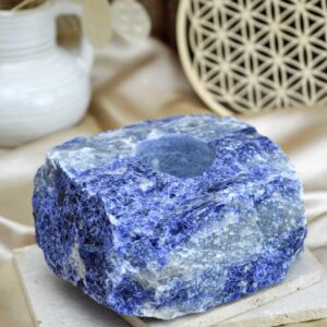 svietnik zo surového SODALITU- Komunikácia, Intuícia, Sústredenie, Uvoľnenie uviaznutých emócií