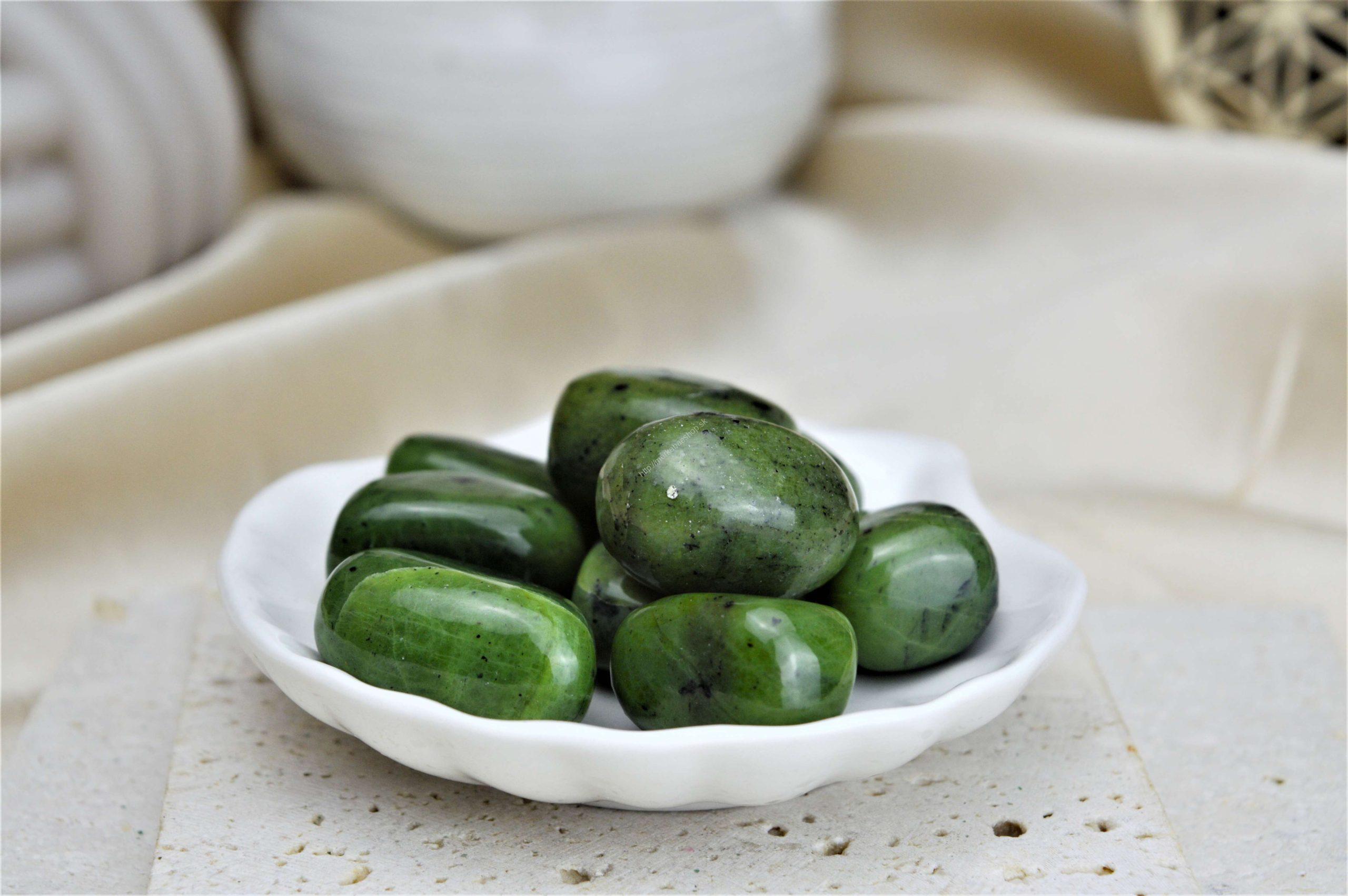 Kamienky NEFRIT Zdravie, Štastie, Bohatstvo, Uzemnenie