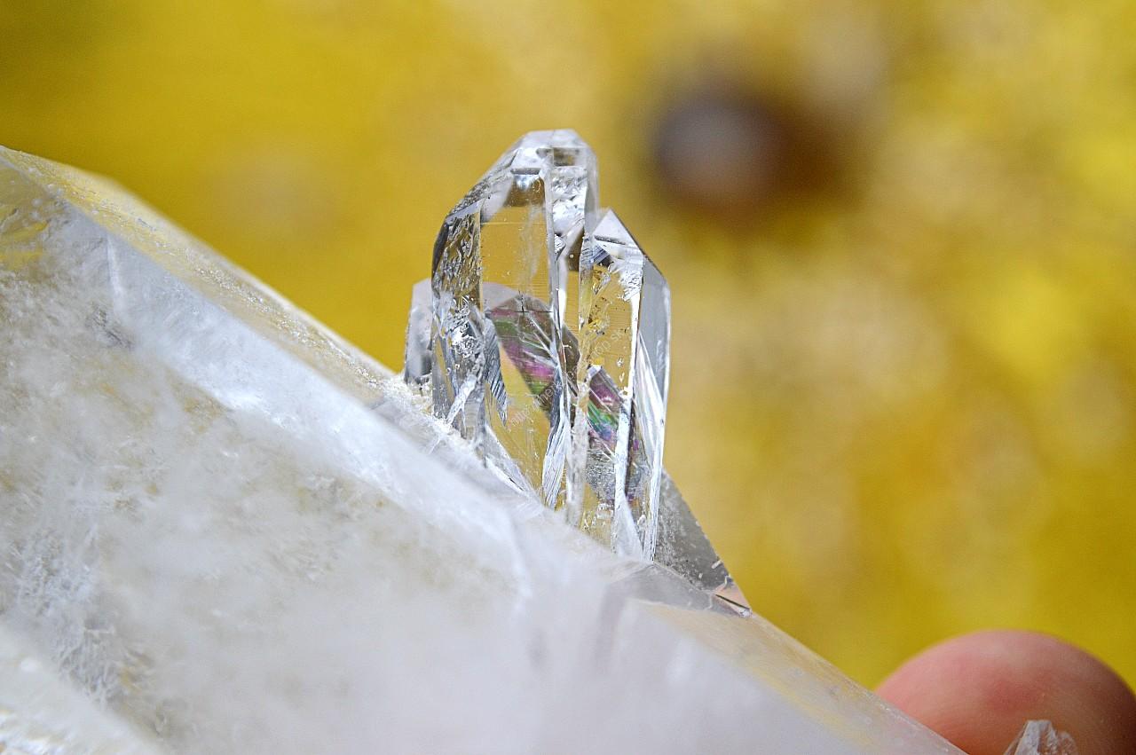 Vysoko-vibračný prírodný KRIŠTÁĽOVÝ LEMURSKÝ hrot #5 – Obrázok 3