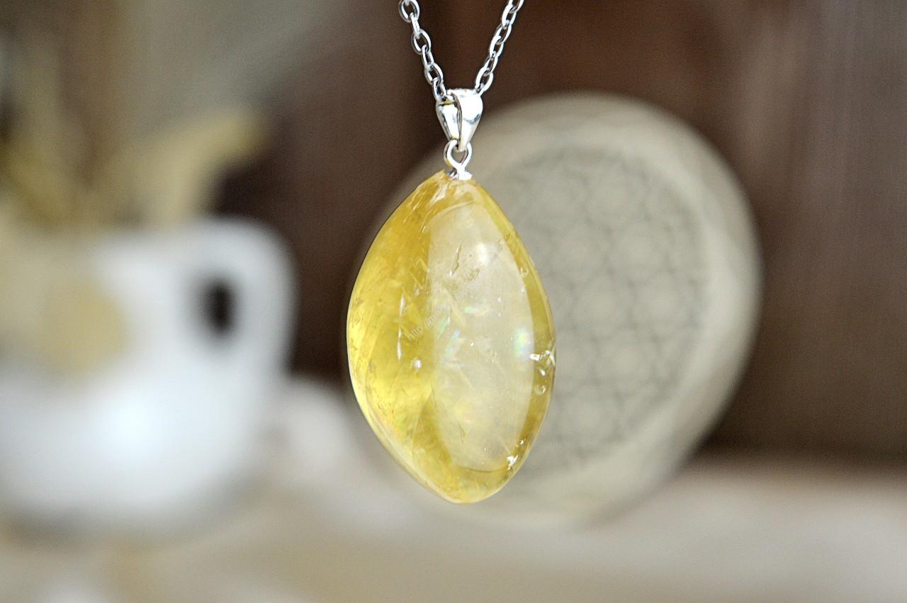 prívesok KALCIT Optický #2 – Radosť, Sexualita, Kreativita, Energia, Vzťahy