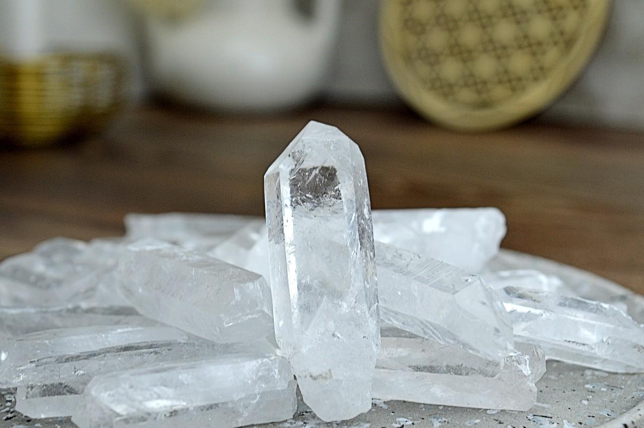 Surový KRIŠTÁĽOVÝ špic / hrot - Svetlo na Zemi, Majster liečiteľ, Manifestovanie, Sila, Energia