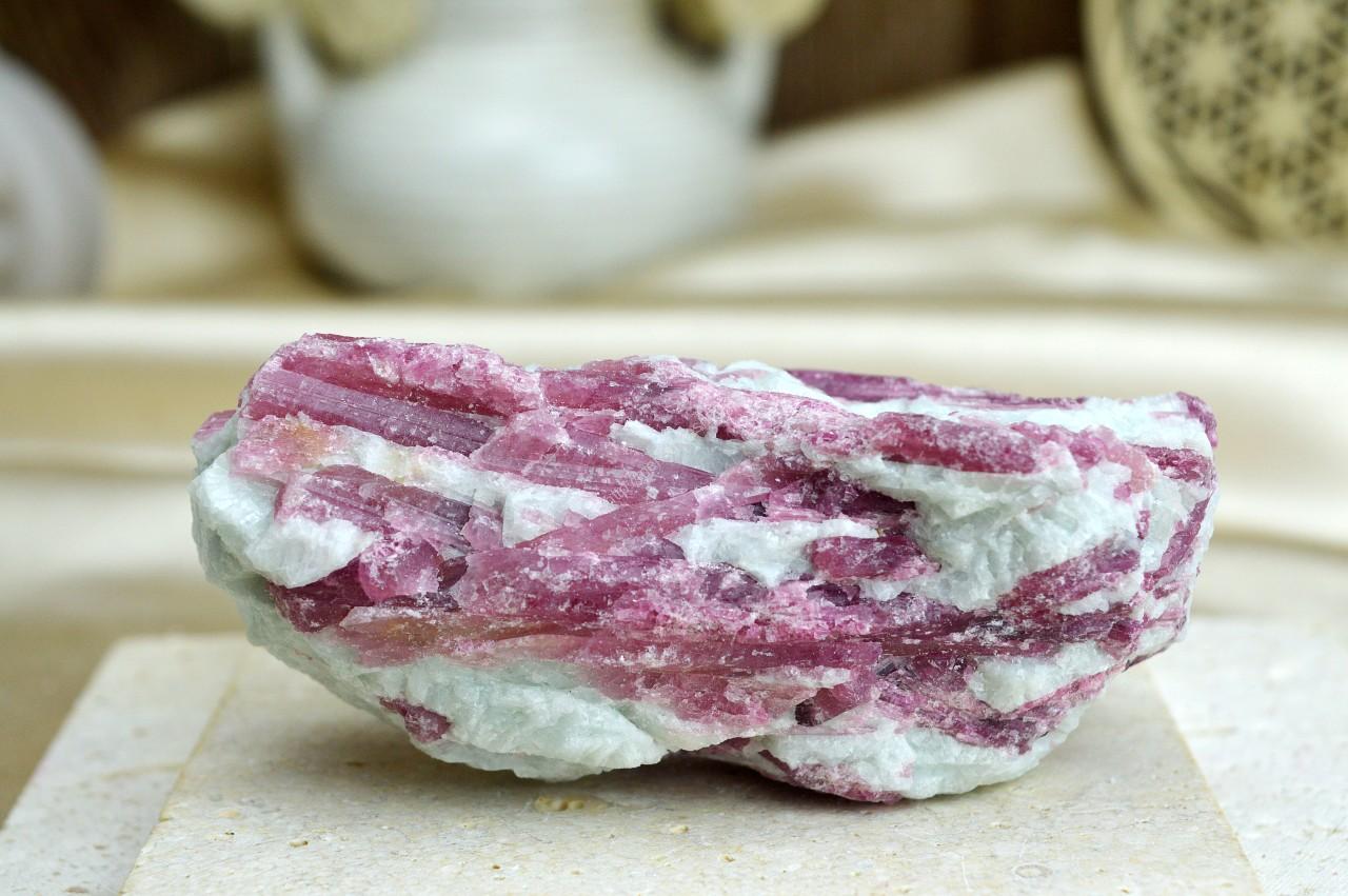 Surový RUBELIT/ČERVENÝ TURMALÍN #5 - EXTRA KVALITA – Hlboké liečenie, Šťastie, Láska, Podpora Libida