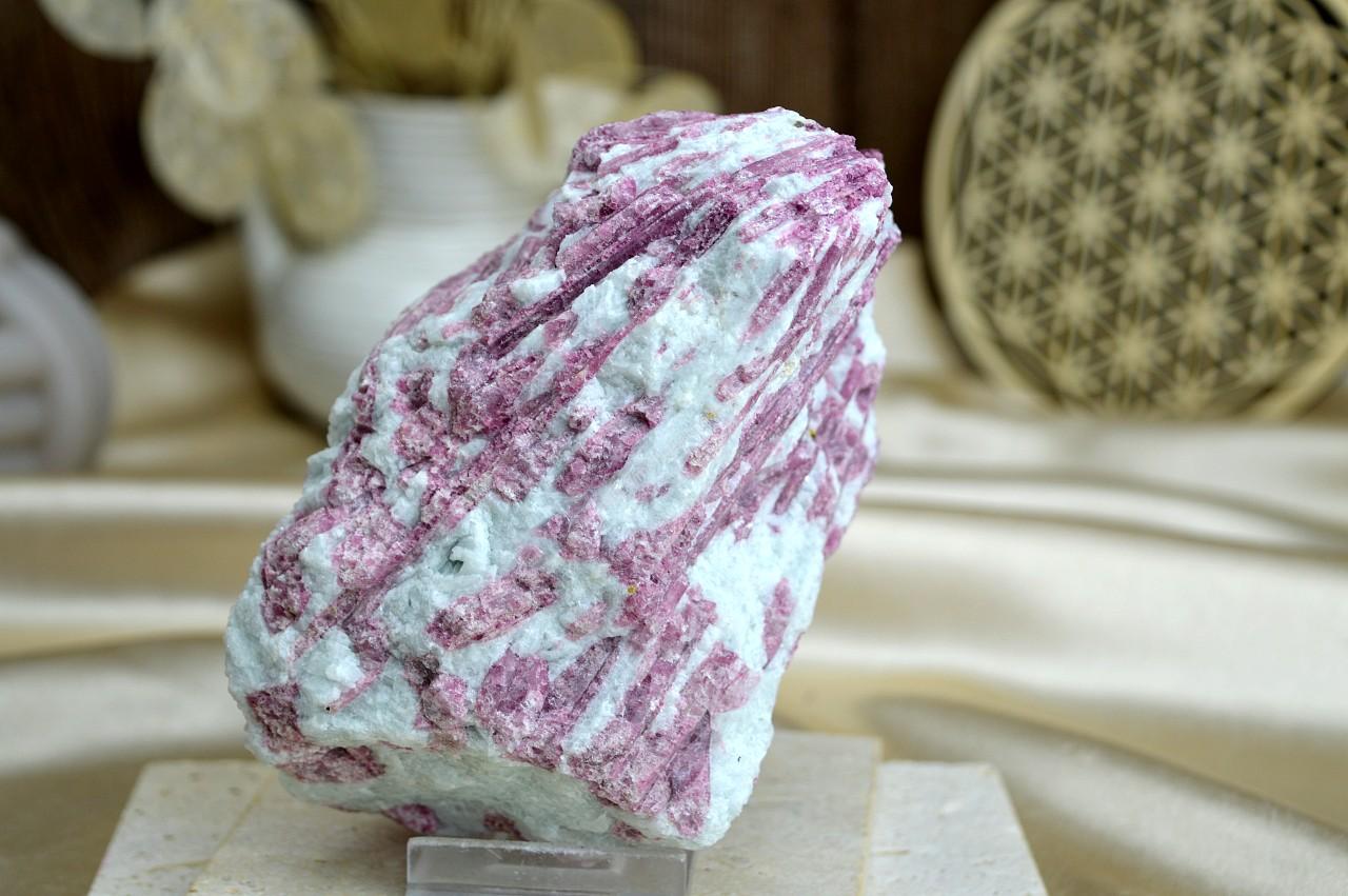 Surový RUBELIT/ČERVENÝ TURMALÍN #6 -0,8Kg- EXTRA KVALITA – Hlboké liečenie, Šťastie, Láska, Podpora Libida – Obrázok 3