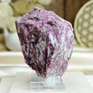 Surový RUBELIT/ČERVENÝ TURMALÍN #7 -0,37Kg- EXTRA KVALITA – Hlboké liečenie, Šťastie, Láska, Podpora Libida (Kópia)