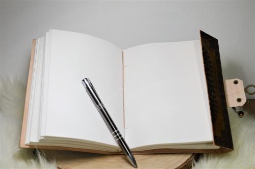 Ručne vyrábaný Kožený Zápisník - Mandala s kovovou prackou – Obrázok 3