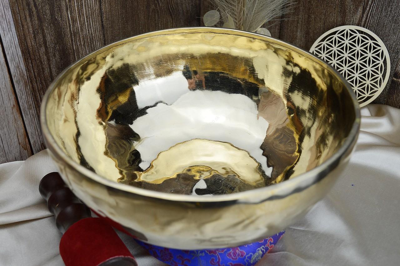 Veľká ručne tepaná, leštená Tibetská misa 2,47kg , 29,5cm + gong a vankúšik – Obrázok 2