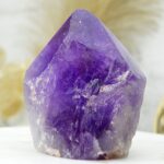 AMETYSTOVÝ surový hrot Božskej Energie a Mieru s Dúhou 1 Extra Kvalita