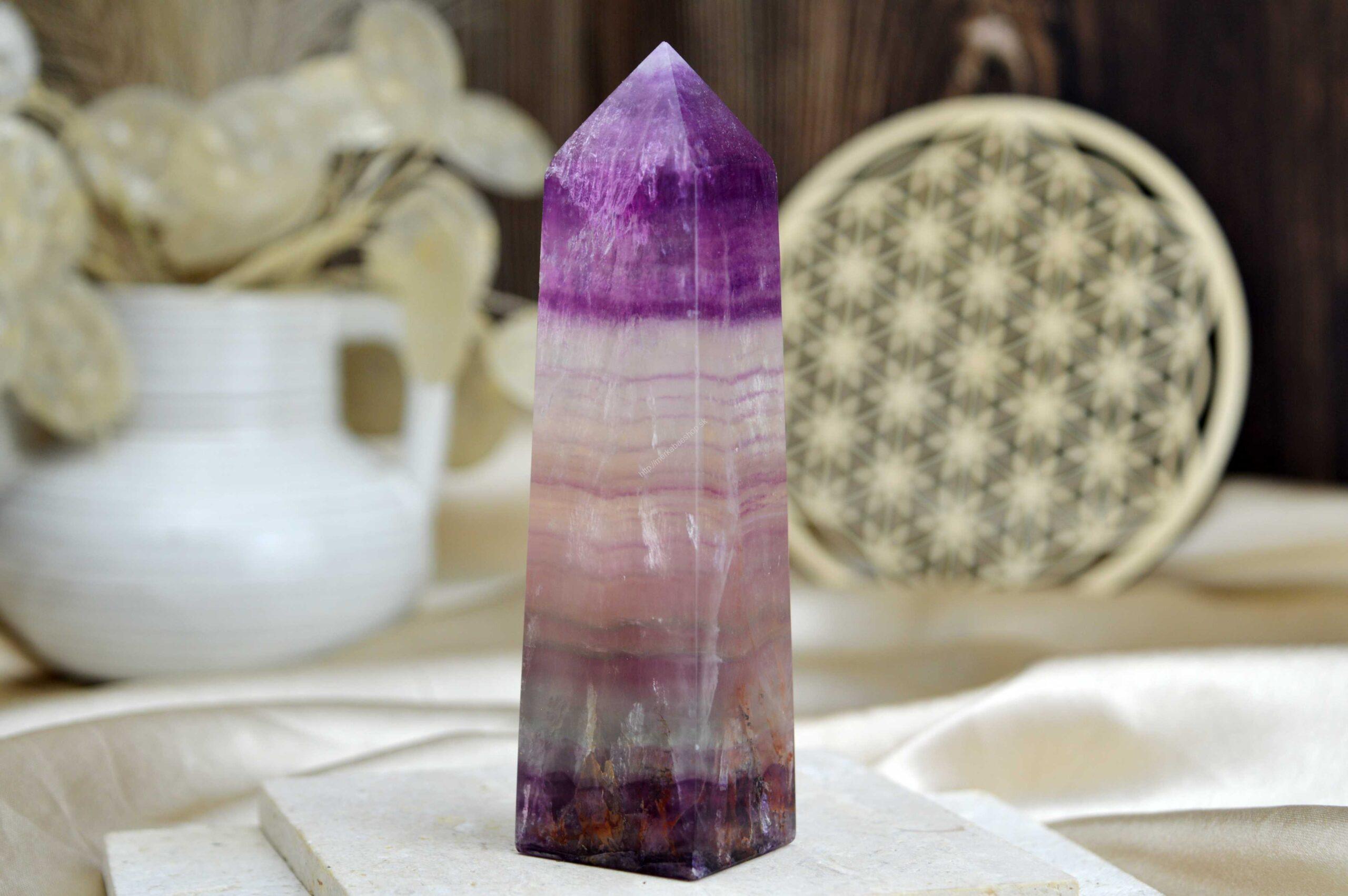 Generátor/obelisk z FLUORITU Dúhového #5 - Jasná myseľ, Sústredenie, Božskosť, Uvoľnenie napätia