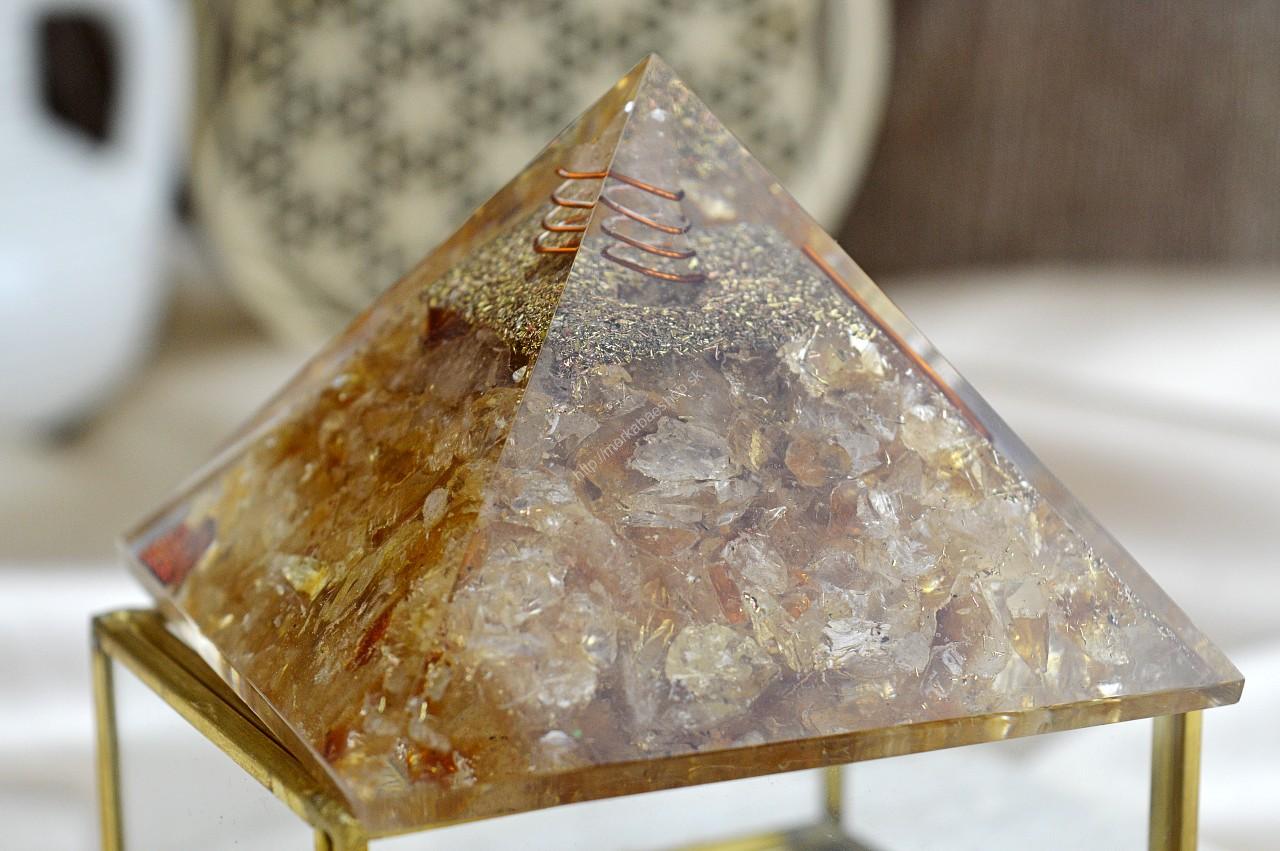Orgonitová pyramída/ žiarič s Citrínom a medenou špirálou