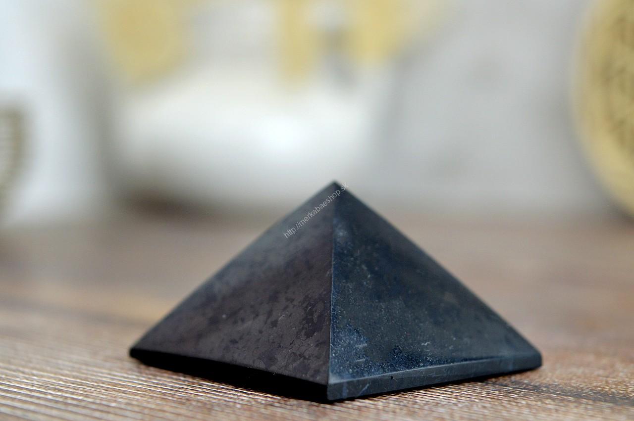 ŠUNGITOVÁ Pyramída 4x4cm - Harmonizácia Geopatogénnych zón a Elektrosmogu, Ochrana, Energia