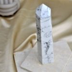 Generátor / obelisk relaxácie Magnezit/Howlit 0,5 kg