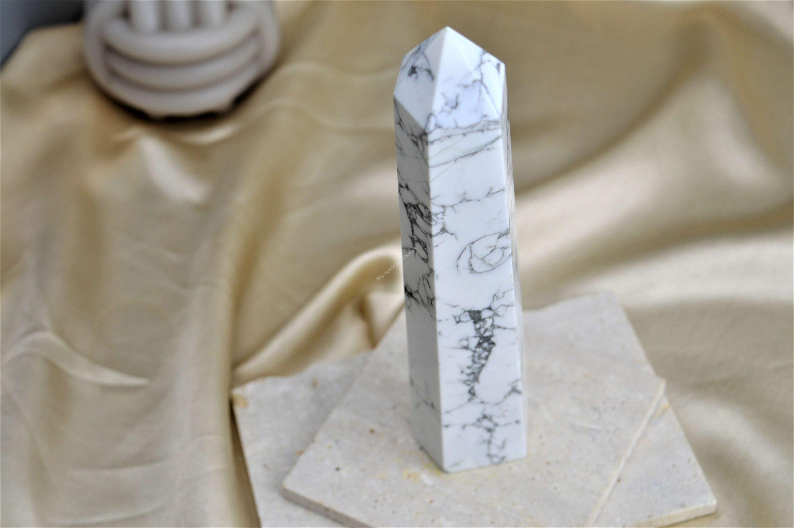 Generátor / obelisk relaxácie Magnezit/Howlit 0,5 kg – Obrázok 2