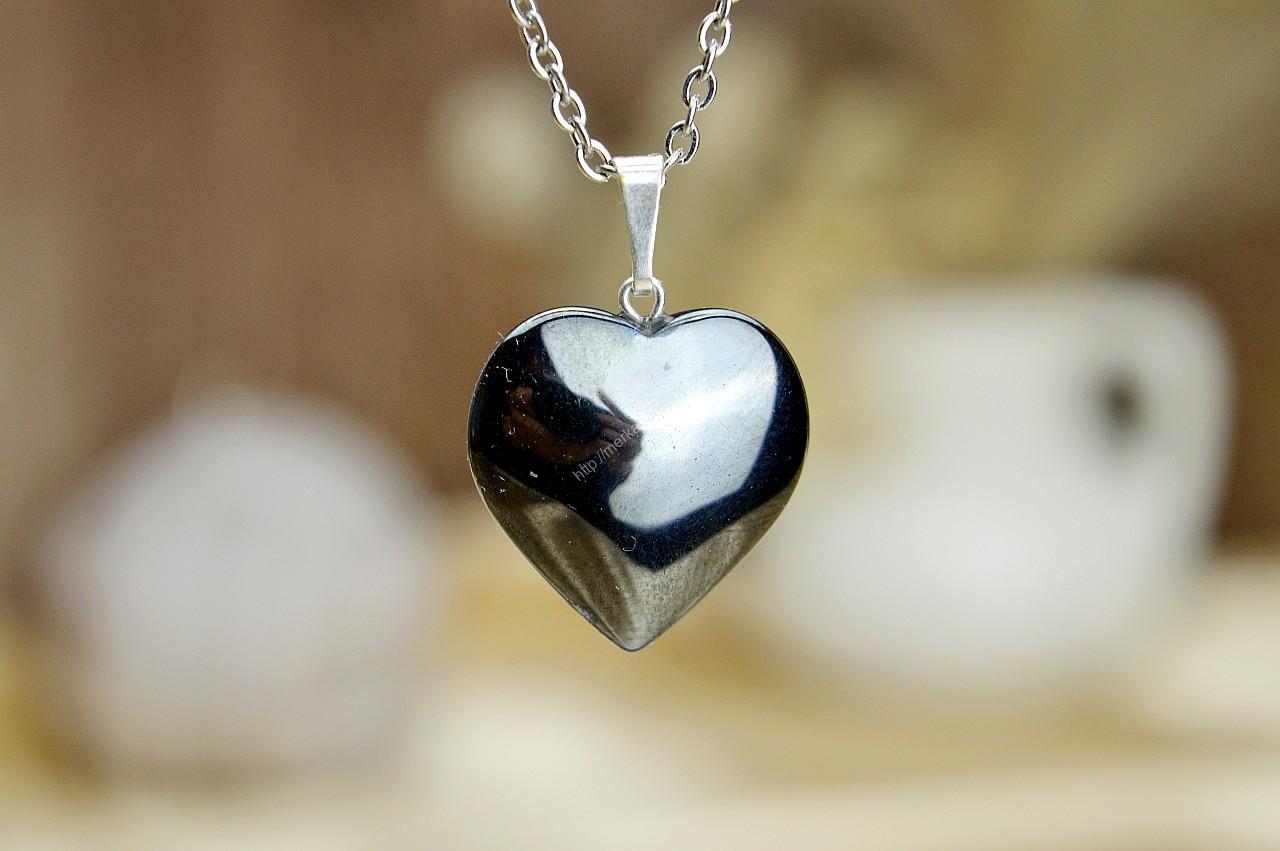 prívesok HEMATIT srdiečko na Kožke - Ochrana, Energetický štít, Harmonizácia Jin Jang, Silné Uzemnenie, Tvorba Železa