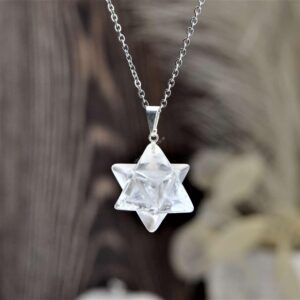 Prívesok MERKABA KRIŠTÁĽ ČÍRA #VEĽKÁ + kožka - Ochrana, Svetlo na Zemi, Majster liečiteľ, Manifestovanie, Sila, Energia