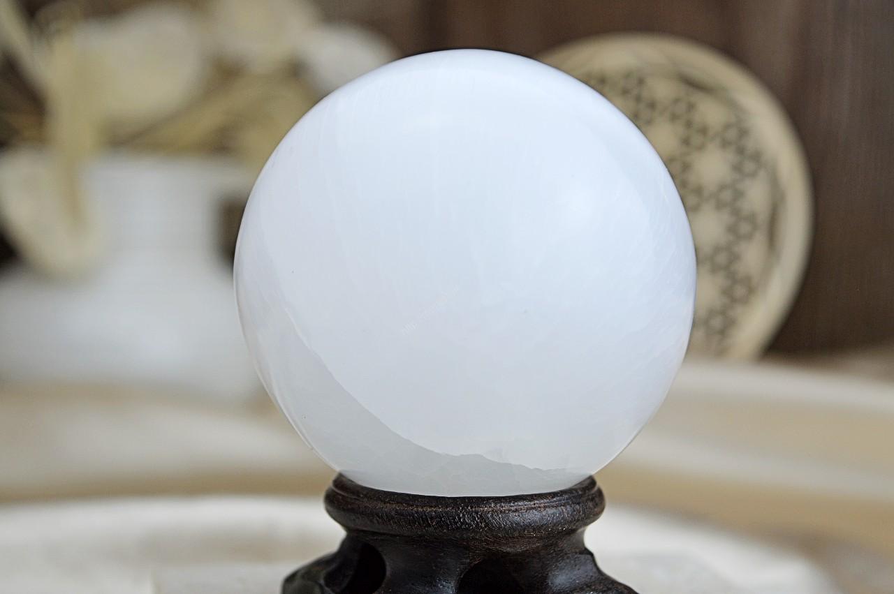 SELENITOVÁ Guľa jemných vibrácií – Harmonizácia priestoru #7cm