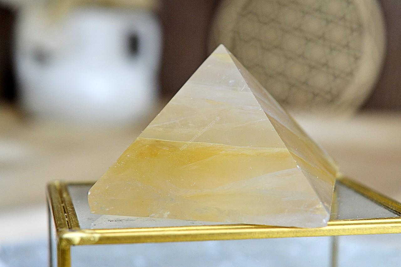 Pyramída KRIŠTÁĽ S HEMATITOM #5 cm – Harmónia, Energia, Ochrana, Rovnováha, Nové začiatky EXTRA KVALITA