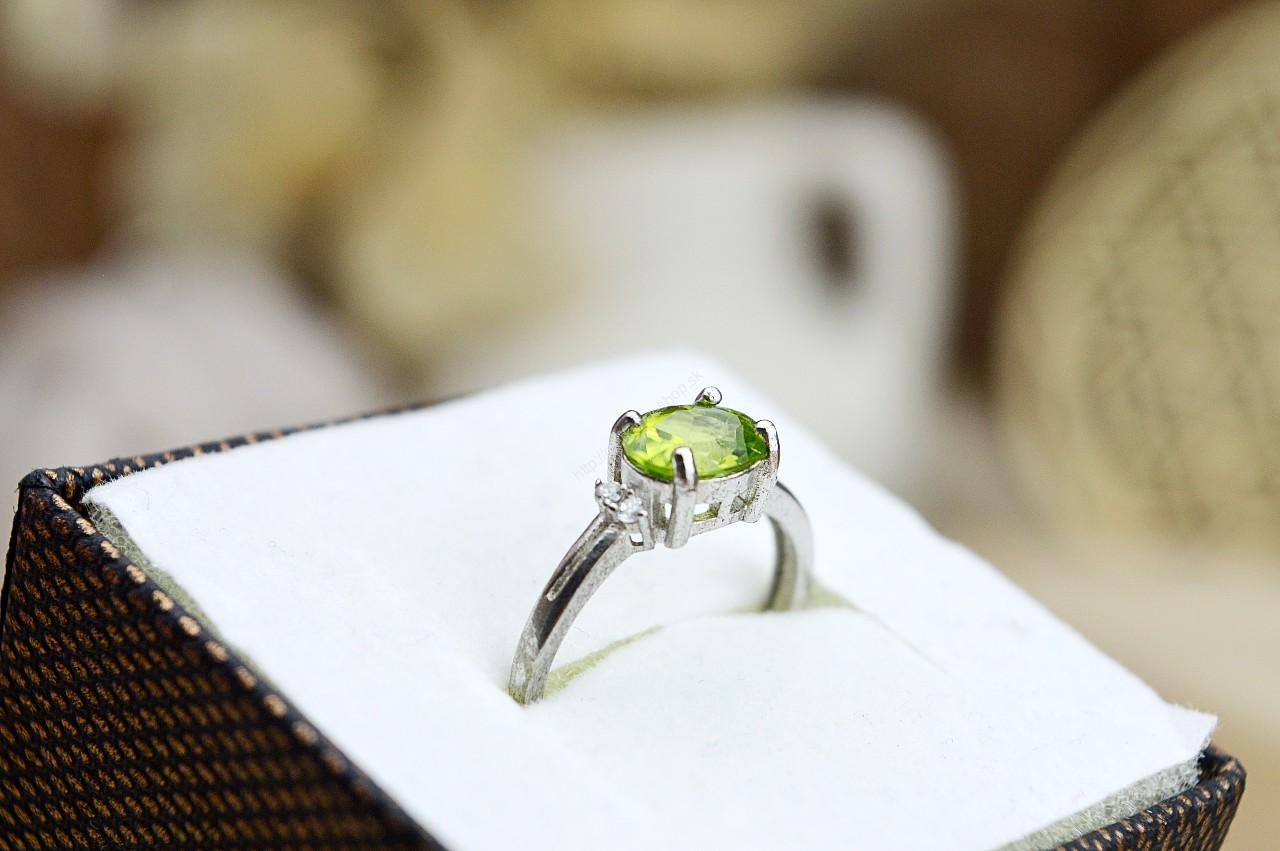 Strieborný prsteň OLIVÍN/PERIDOT #2 - Láska, Prosperita, Zdravie, Radosť, Otvorenie Srdca – Obrázok 2