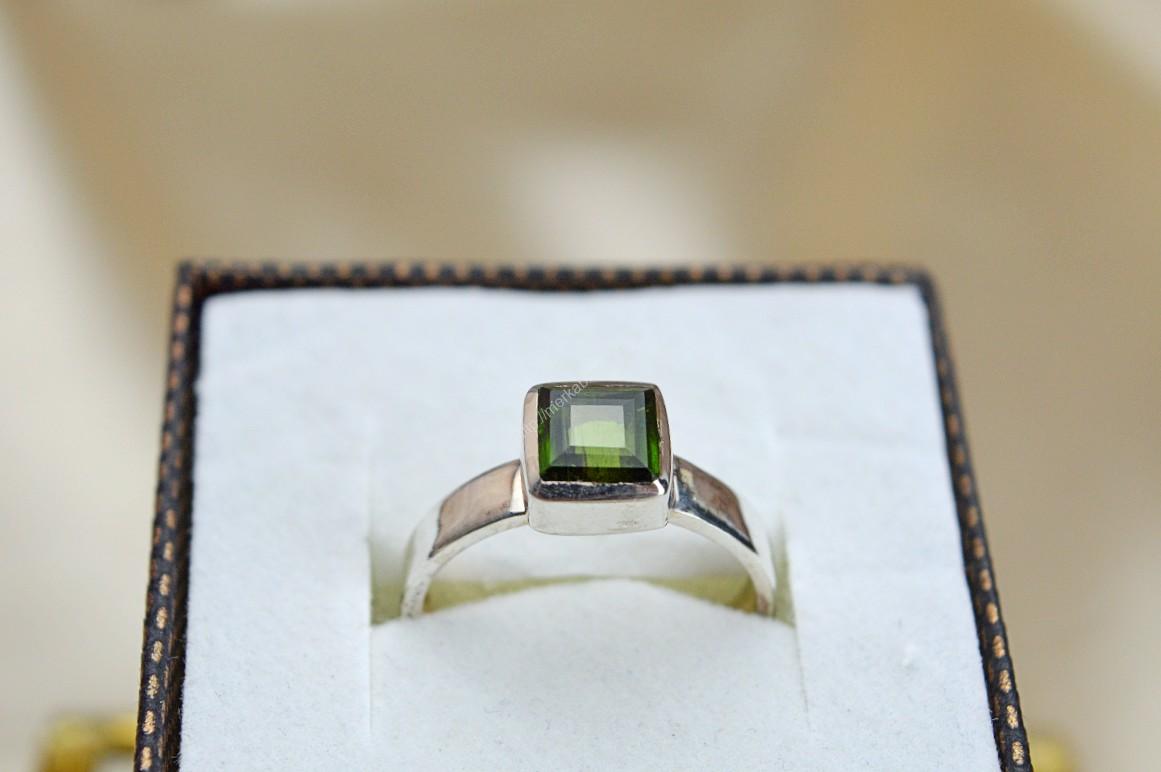 Strieborný prsteň ZELENÝ TURMALÍN/ VERDELIT briliant #1 - Šťastie, Hojnosť, Bezpodmienečná láska, Zdravé srdce, Vitalita