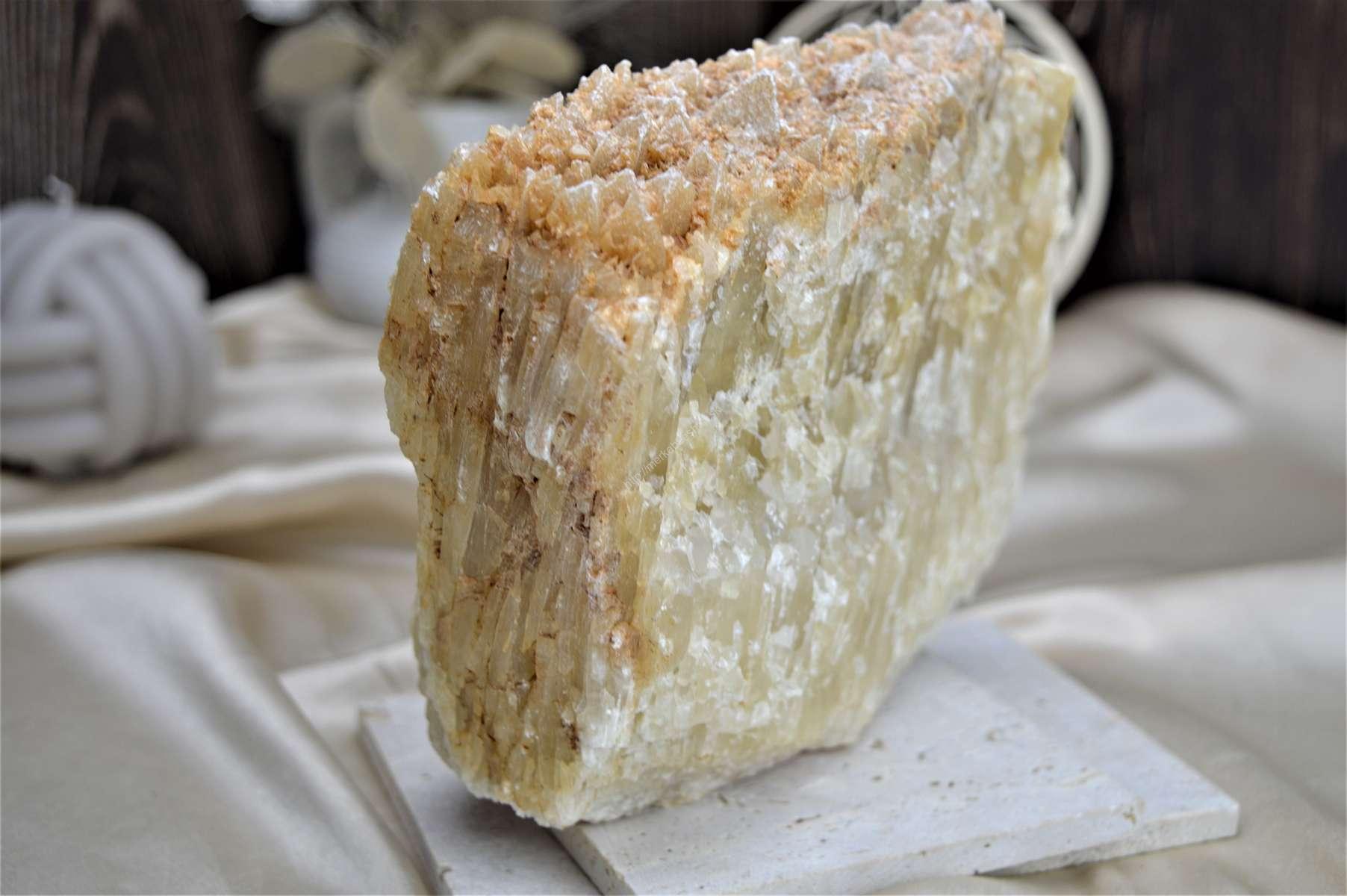 Drúza KALCIT 1,9kg - Zosilnenie Energie, Radosť, Sexualita, Kreativita, Energia, Liečenie vzťahov