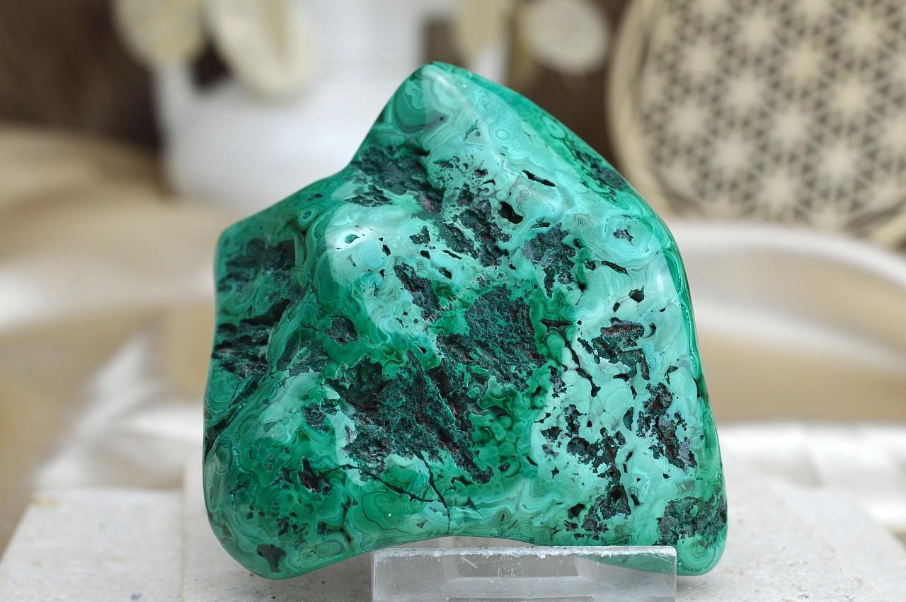 FREE FORM MALACHIT #3- Pohlcuje negatívne Energie a Jedy, Čistí Čakry, Otvára srdce, Ochrana, Premena – Obrázok 3