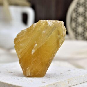 Surový KALCIT medový 3 - Sebaistota, Odvaha, Očista, Anjeli, Radosť