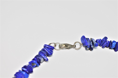 Náhrdelník  sekaný Lapis Lazuli (Lazurit) – sebavedomie, nadhľad, intuícia, spojenie s vedomím