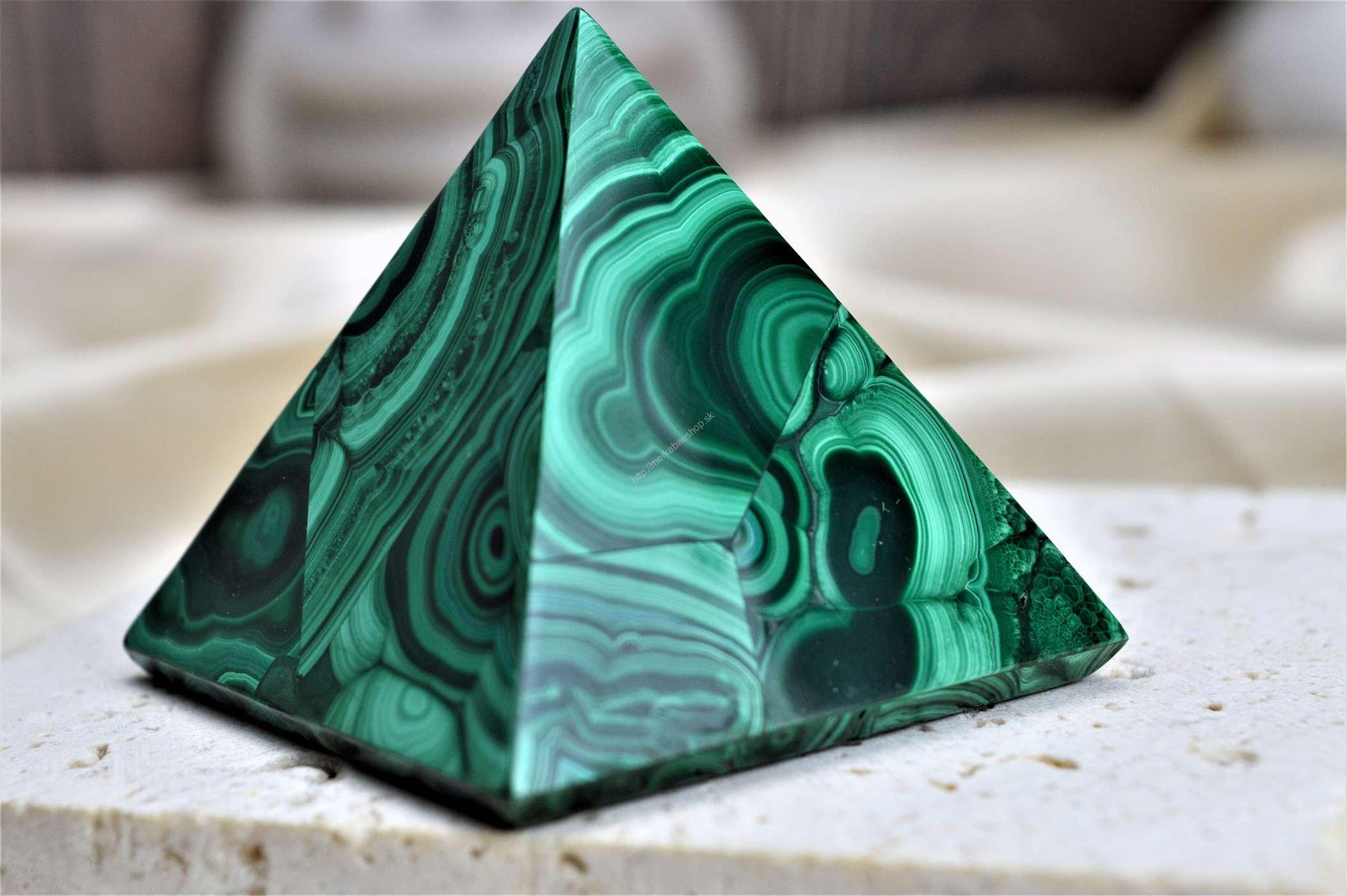 MALACHITOVÁ pyramída 1 - Pohlcuje negatívne Energie a Jedy, Čistí Čakry, Otvára srdce, Ochrana, Premena – Obrázok 2