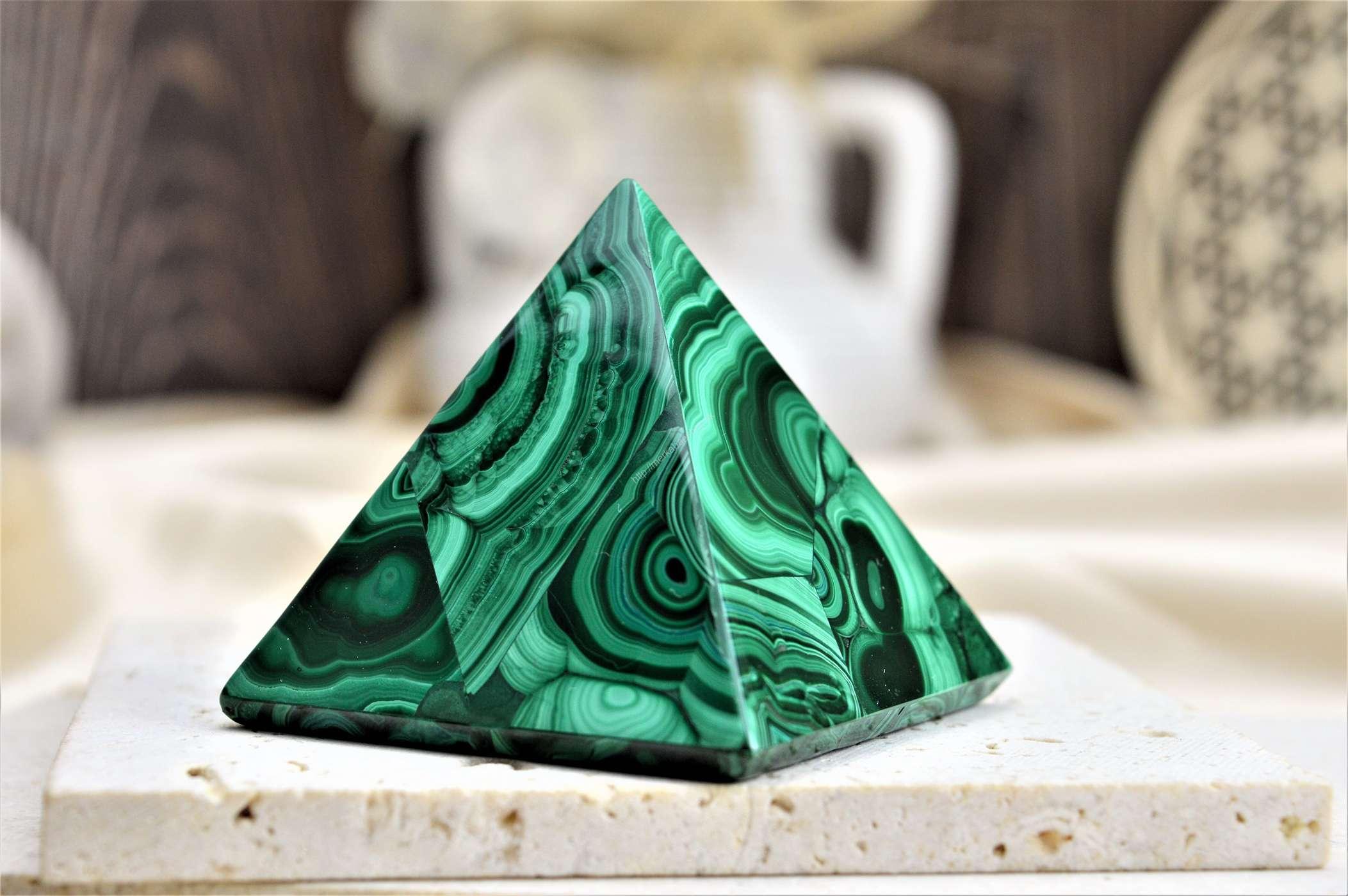 MALACHITOVÁ pyramída 1 - Pohlcuje negatívne Energie a Jedy, Čistí Čakry, Otvára srdce, Ochrana, Premena