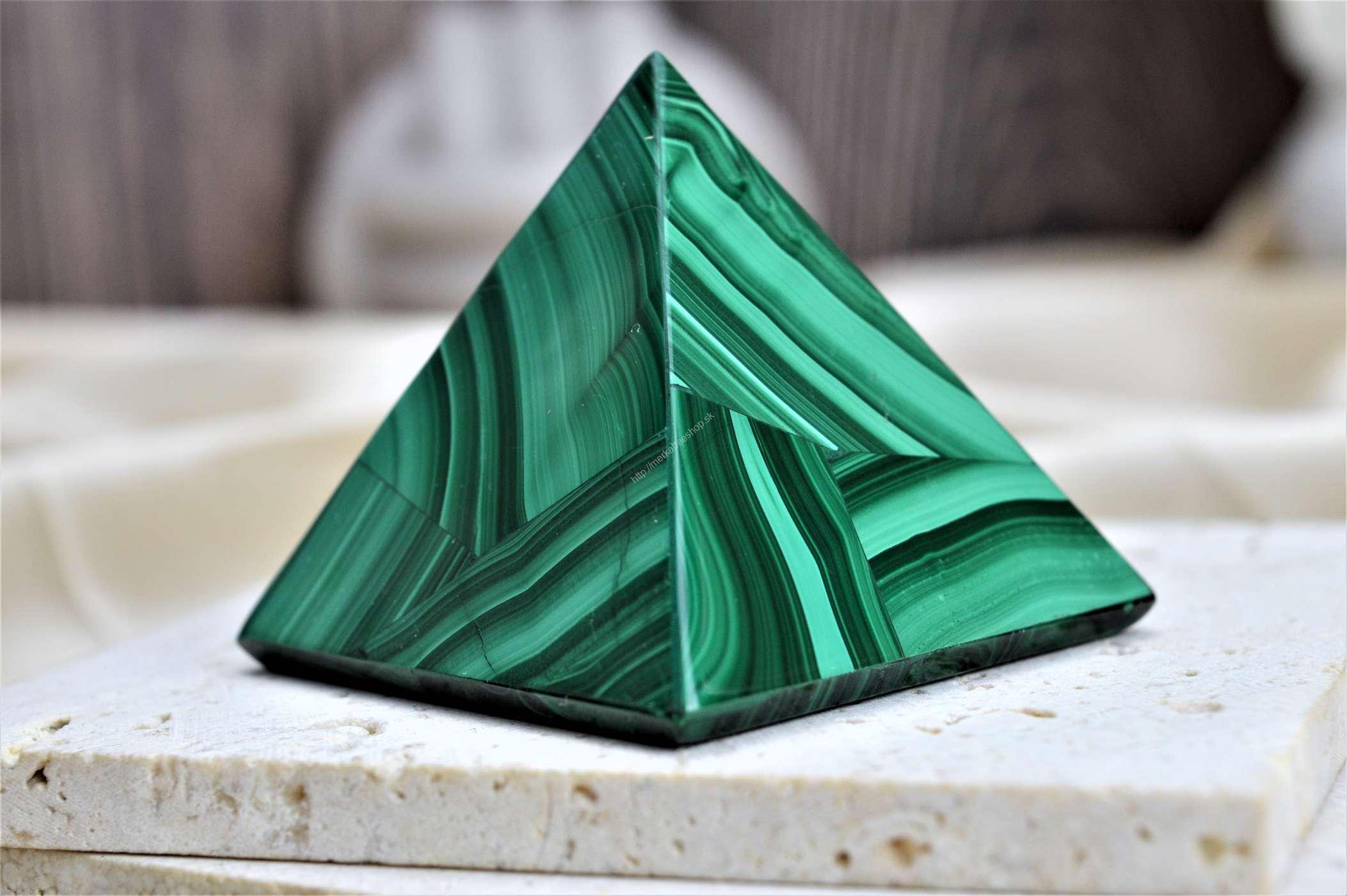 MALACHITOVÁ pyramída 2 - Pohlcuje negatívne Energie a Jedy, Čistí Čakry, Otvára srdce, Ochrana, Premena – Obrázok 2