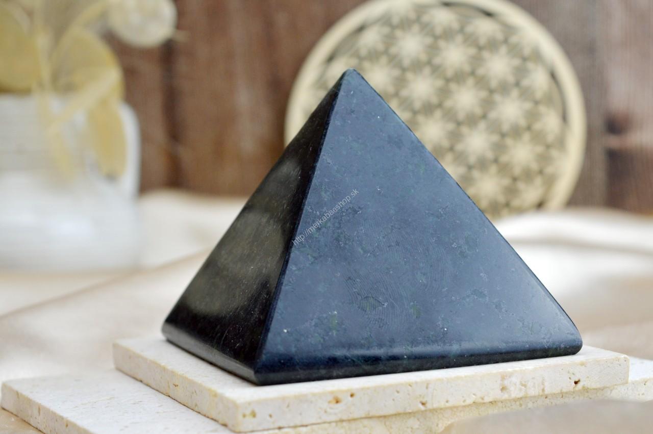 Pyramída Šťastia, Zdravia, Očisty, Lásky a Kundalíny energie SERPENTÍN- NEFRIT #1 (8x8cm) – Obrázok 2