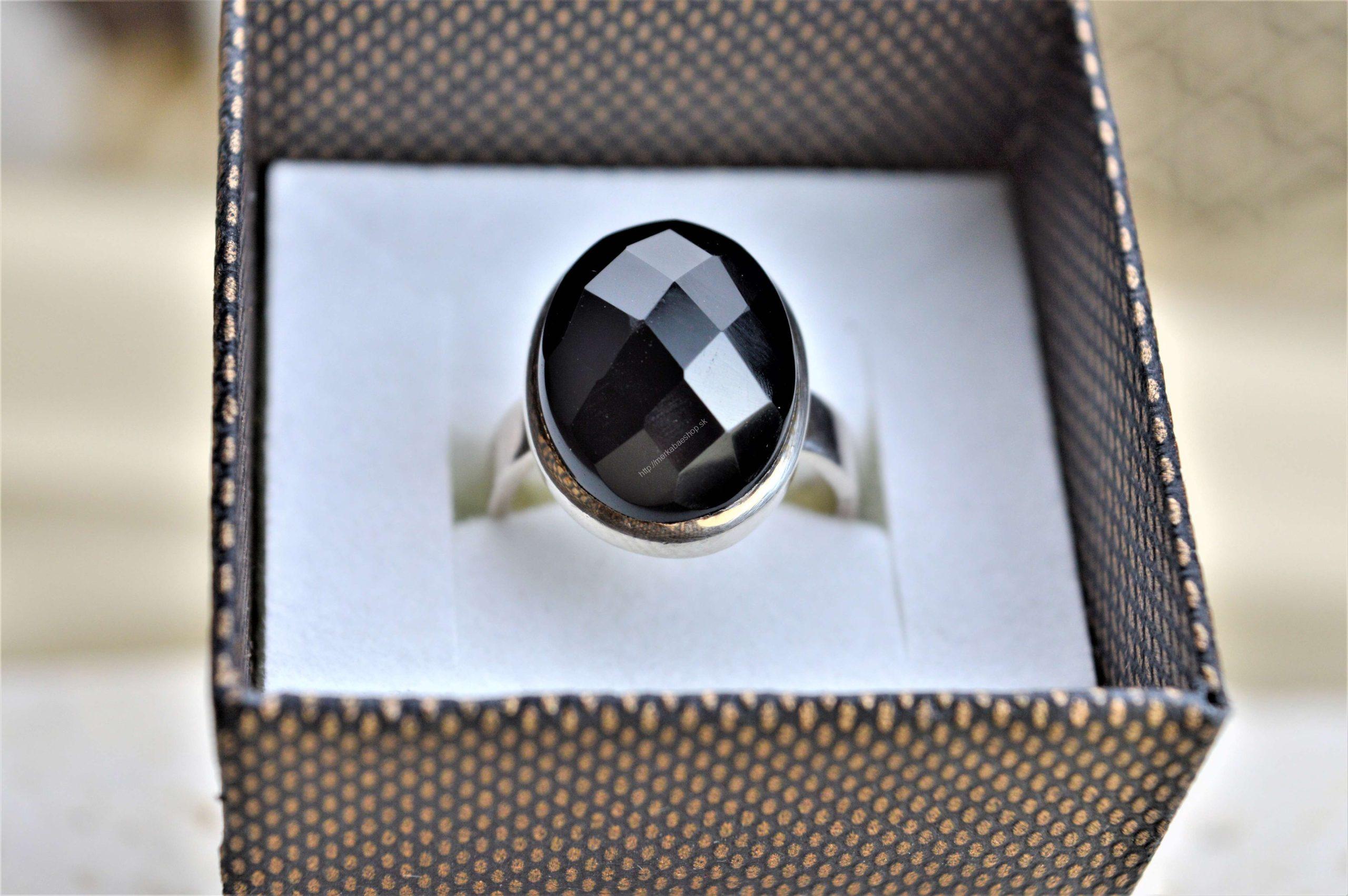 Strieborný prsteň ČIERNX ÓNYX fazetovaný- Ochrana, Harmónia, Osobná Sila, Pokora, Rozpúšťa Blokády – Obrázok 2