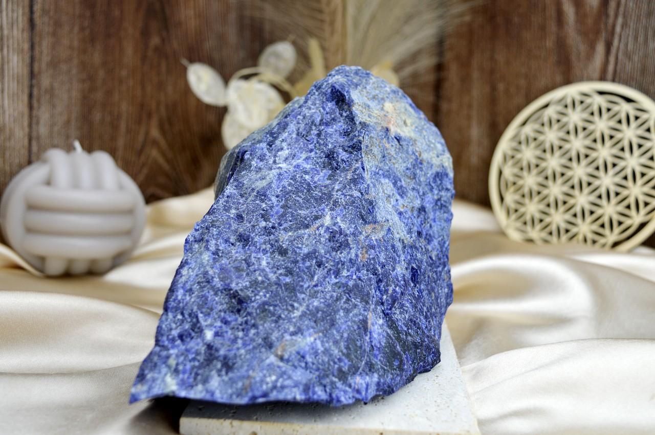 Surový SODALIT #1-1,9kg- Komunikácia, Intuícia, Sústredenie, Uvoľnenie uviaznutých emócií AAA KVALITA – Obrázok 3