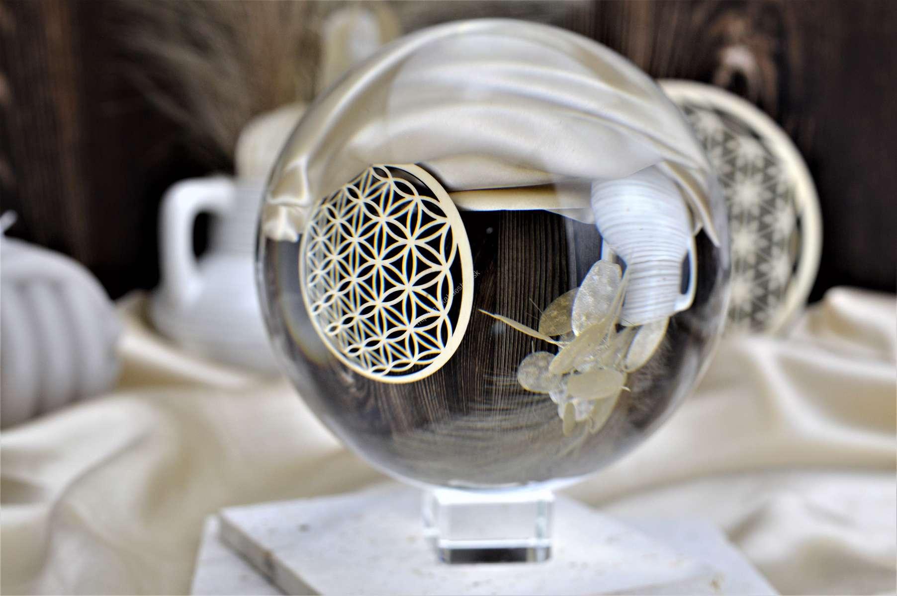 Feng-Shui brúsená veštecká Kryštáľová guľa AA kvalita 10,5 cm v Darčekovom Balení