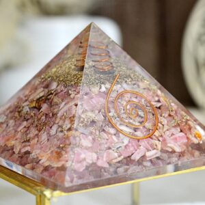 Orgonitová pyramída/ žiarič s RODOCHROZITOM a medenou špirálou