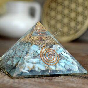 Orgonitová pyramída/ žiarič s Larimarom a medenou špirálou