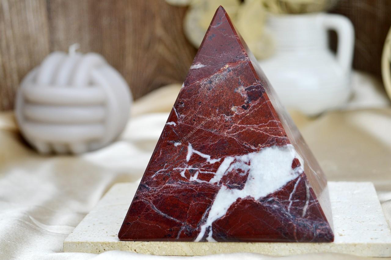 Pyramída Koncentrácie, Lásky a Očisty RED/ ČERVENÝ ÓNYX#1 10 x 10cm- 1kg