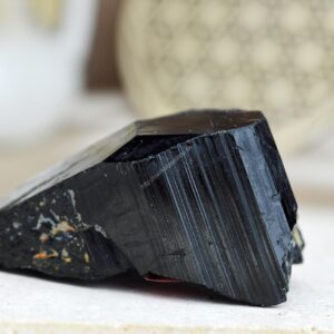 surový ČIERNY TURMALÍN/SKORYL #2 AAA Kvalita – Ochrana, Očista od toxickej energie, Zmierňuje stres a strach