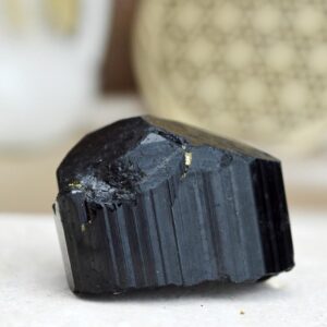 surový ČIERNY TURMALÍN /SKORYL #6 AAA Kvalita – Ochrana, Očista od toxickej energie, Zmierňuje stres a strach