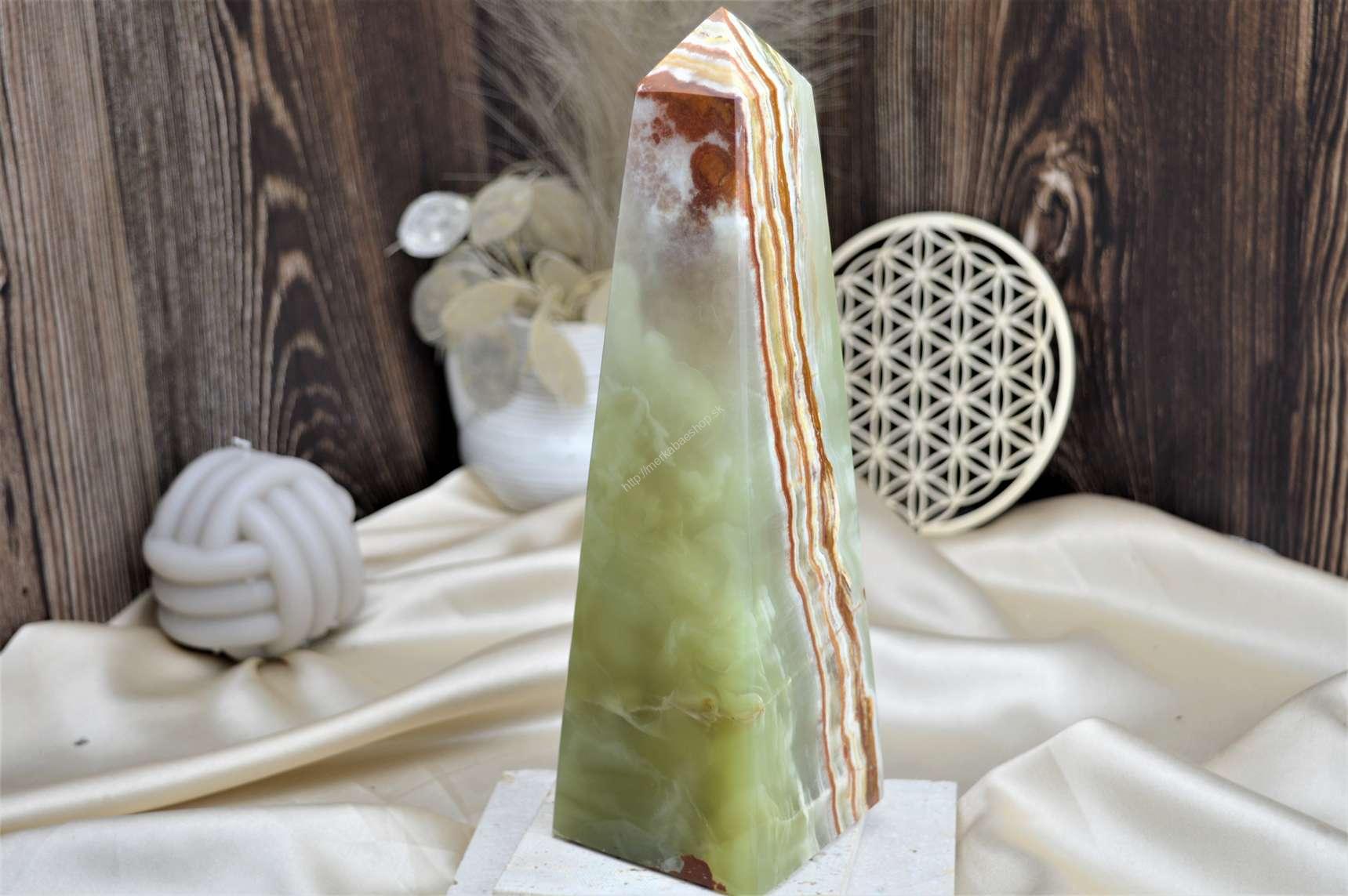 Generátor/obelisk Šťastia, Lásky a Pokoja ZLATÝ ÓNYX/ Aragonit  2,1kg 25cm – Obrázok 3