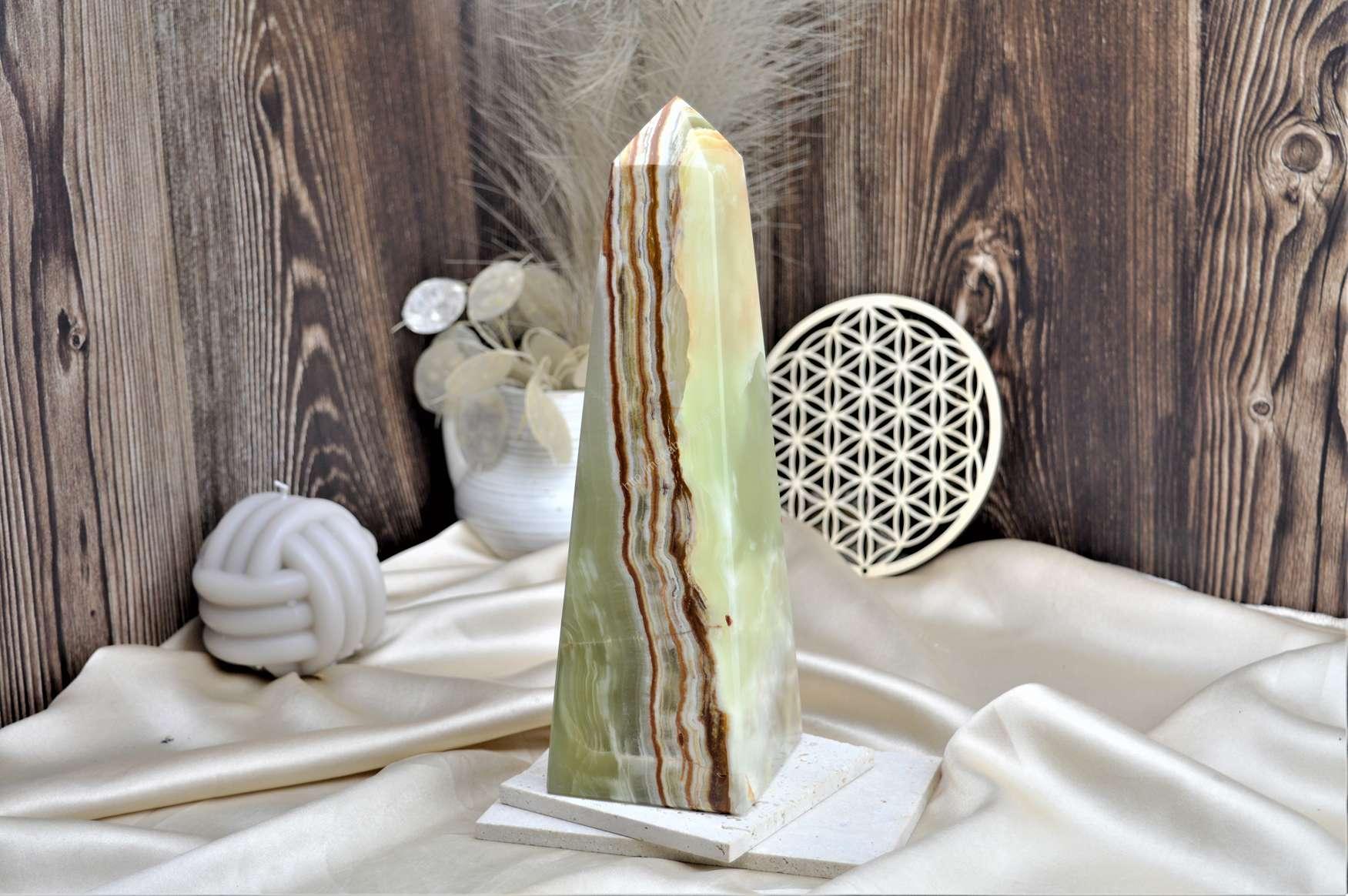 Generátor/obelisk Šťastia, Lásky a Pokoja ZLATÝ ÓNYX/ Aragonit  2,1kg 25cm – Obrázok 2
