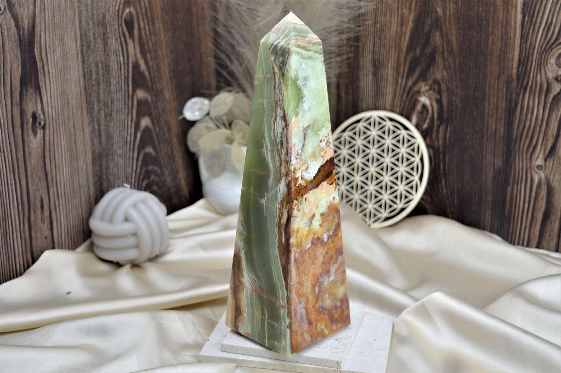 Generátor/obelisk Štastia, Lásky a Pokoja ZLATÝ ÓNY/ Aragonit 2,11kg 26 cm – Obrázok 3