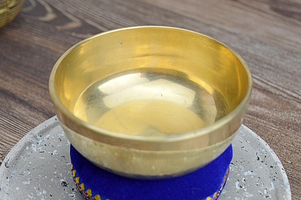 MosadznáTibetská spievajúca miska 12cm + gong a vankúšik – Obrázok 3