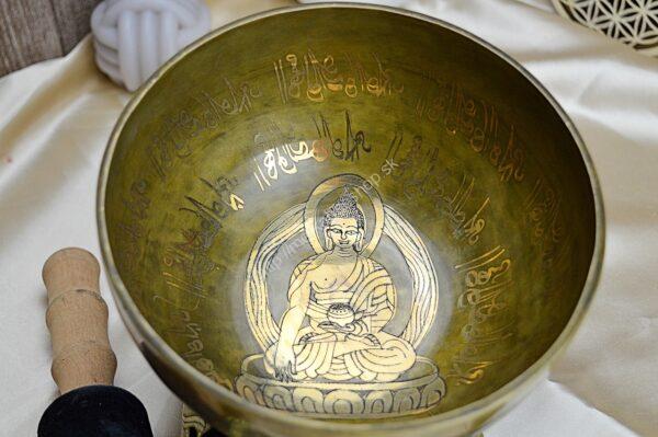 Ručne tepaná a zdobená Tibetská spievajúca miska  BUDHA 19 cm 1kg + gong a vankúšik - Image 2