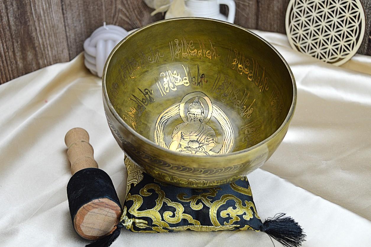 Ručne tepaná a zdobená Tibetská spievajúca miska BUDHA 19 cm 1kg + gong a vankúšik
