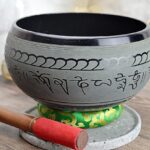 Veľká Tibetská spievajúca miska Piati Budhovia 21cm + gong a vankúšik