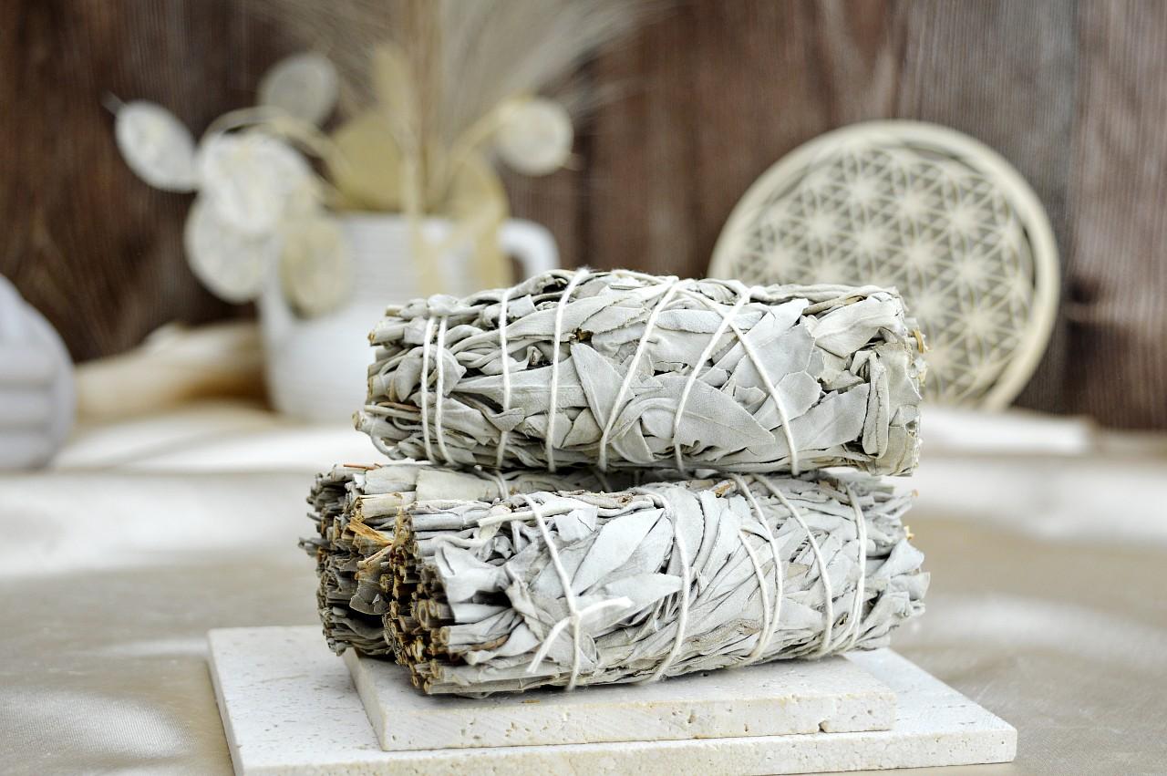 Vykurovací zväzok BIELA ŠALVIA 10cm - Očista, Ochrana, Navýšenie vibrácií